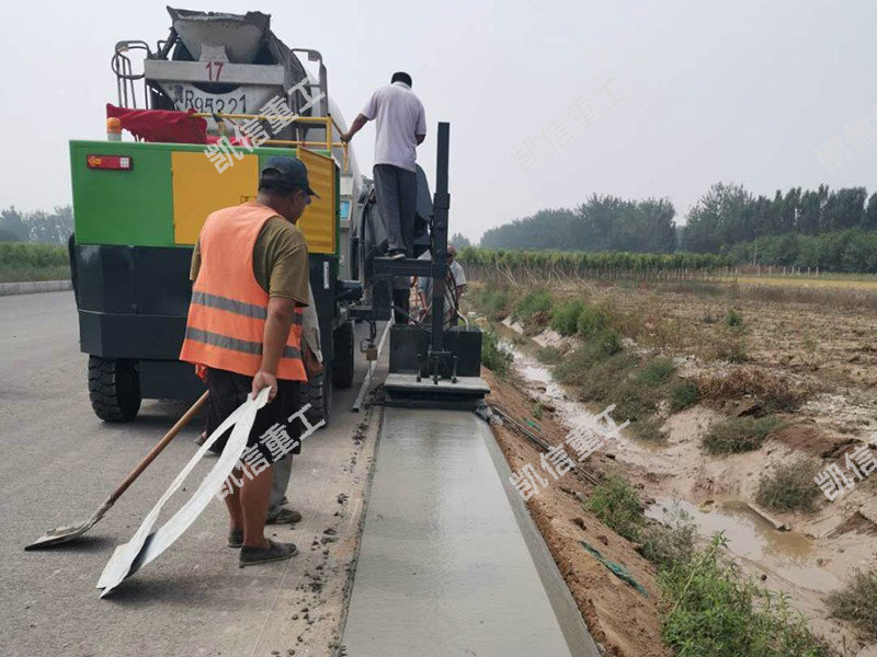 路肩一次成型機(jī)